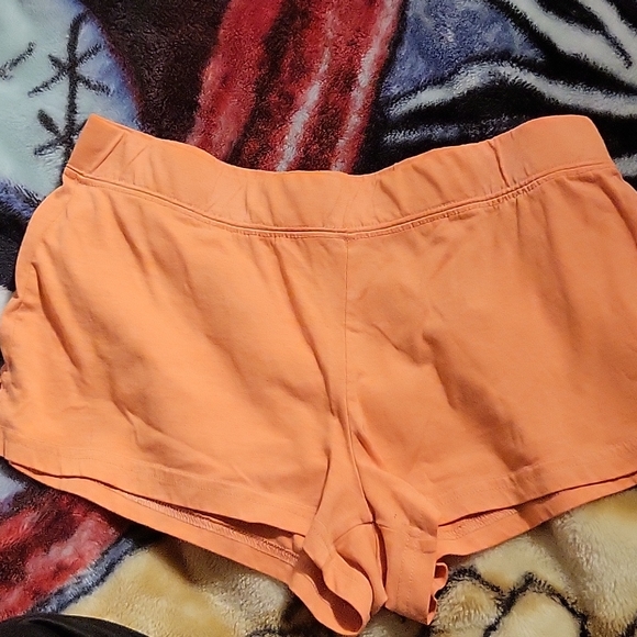 Side slit pajama shorts - Picture 2 of 4